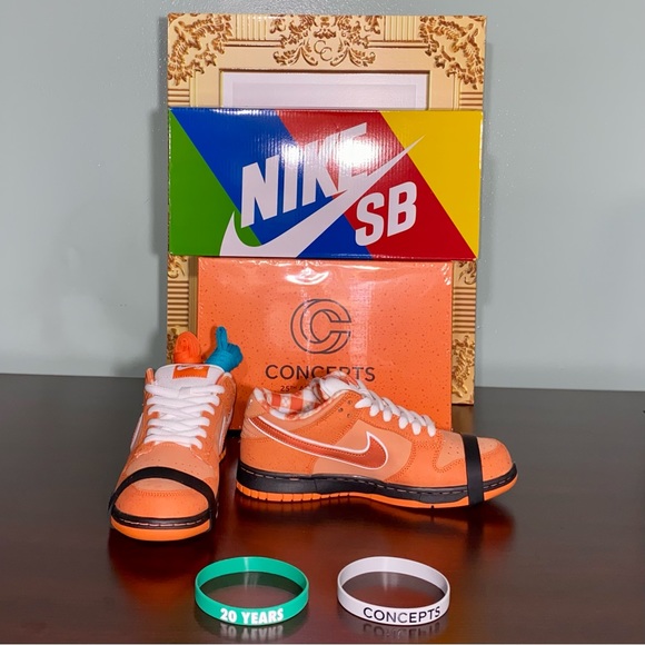 Nike SB Dunk Low x Concepts ‘Orange Lobster’ Special Box - Picture 7 of 15